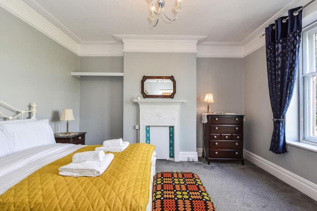 Traditional 3-Bed Property In Pontcanna With Parking Cardiff Exterior foto