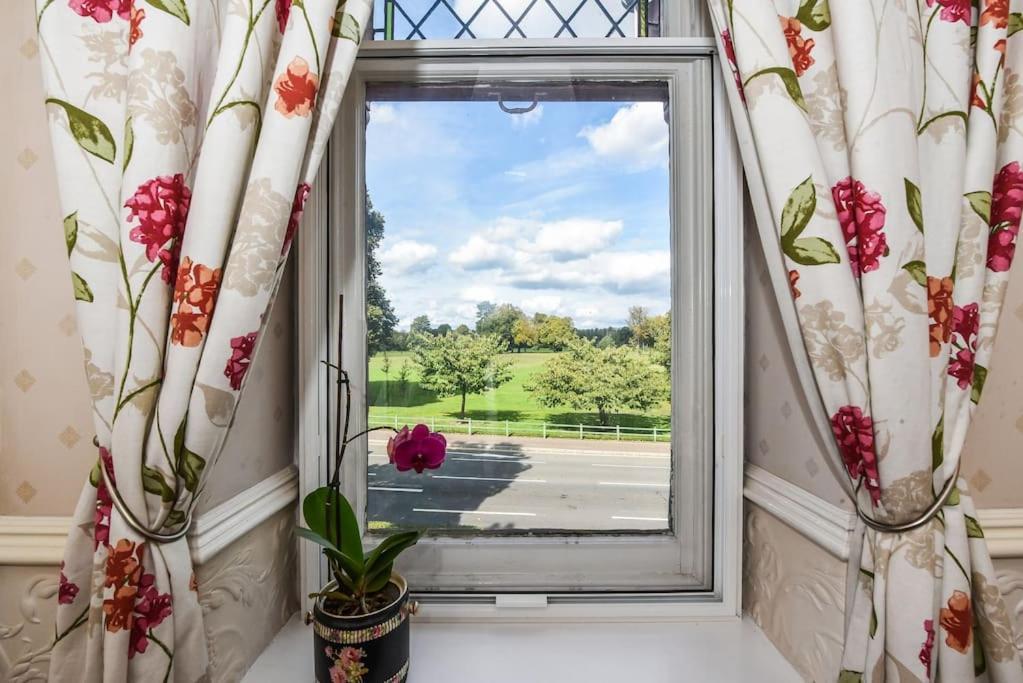 Traditional 3-Bed Property In Pontcanna With Parking Cardiff Exterior foto