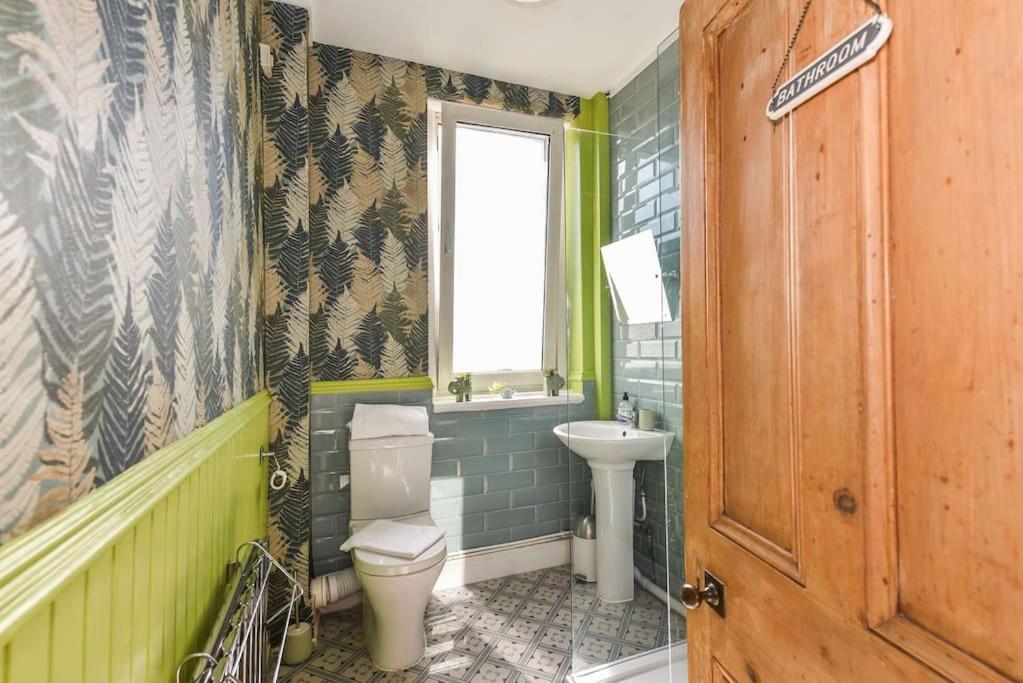 Traditional 3-Bed Property In Pontcanna With Parking Cardiff Exterior foto